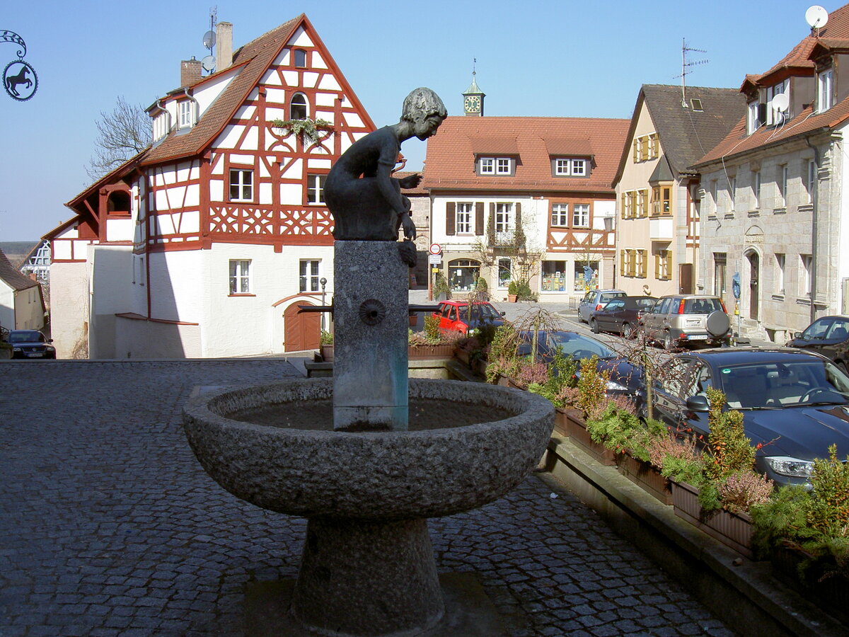 Cadolzburg, Brestlasbrunnen am Marktplatz (23.05.2003)