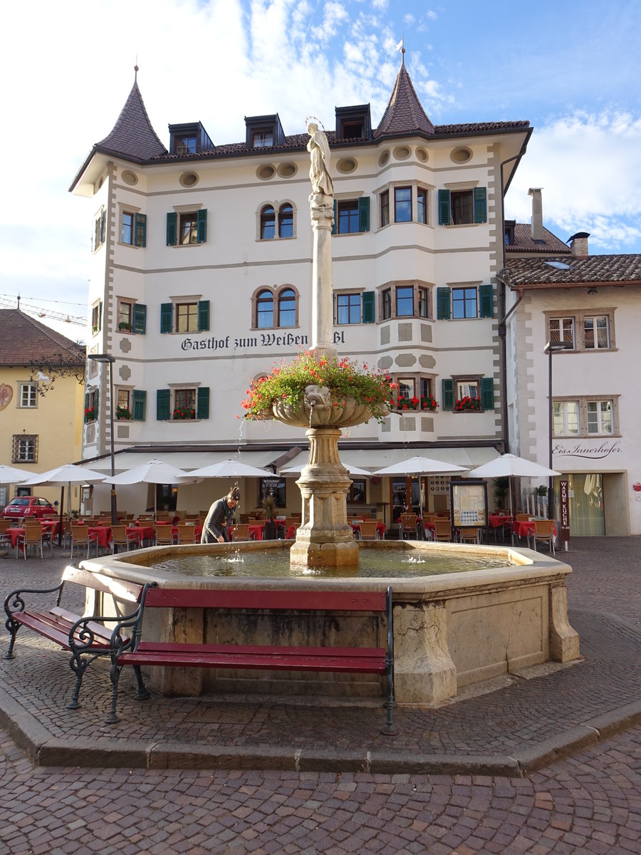 Caldaro/Kaltern, Gasthaus Weien Rl am Marktplatz (27.10.2017)