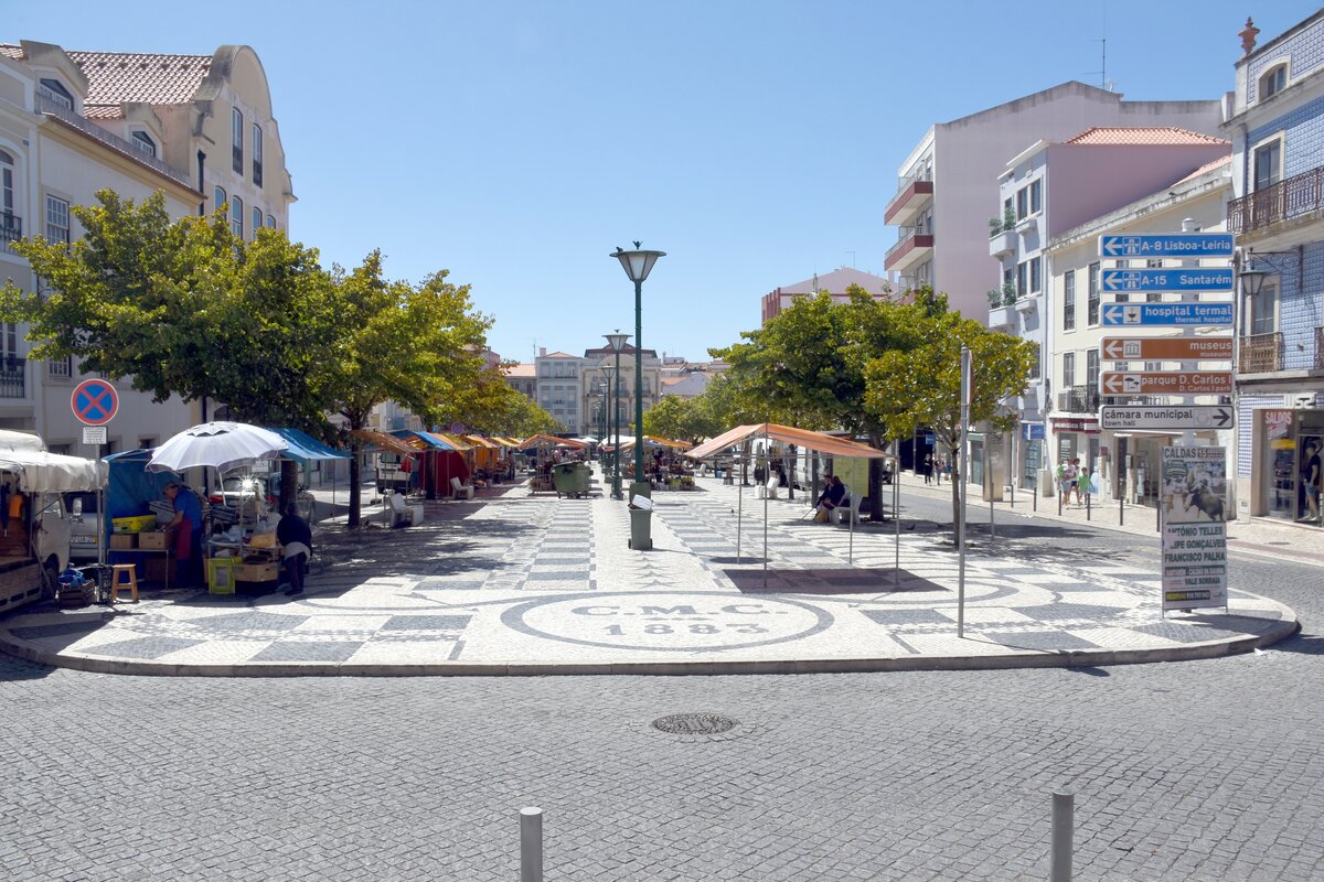 CALDAS DA RAINHA (Concelho de Caldas da Rainha), 15.08.2019, Blick auf die Praa da Republica