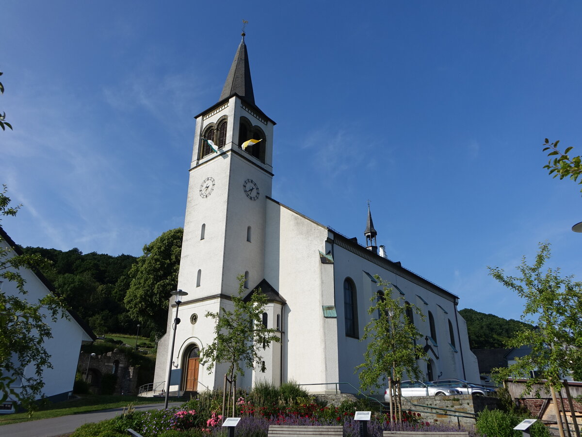Calle, Pfarrkirche St. Severin, erbaut von 1853 bis 1859 nach Plnen von Friedrich Heinrich Kronenberg (18.06.2025)
