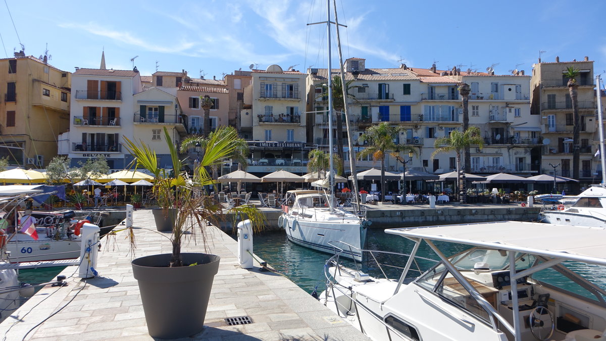 Calvi, Hotels und Gaststtten am Quai Adolphe Landry (19.06.2019)