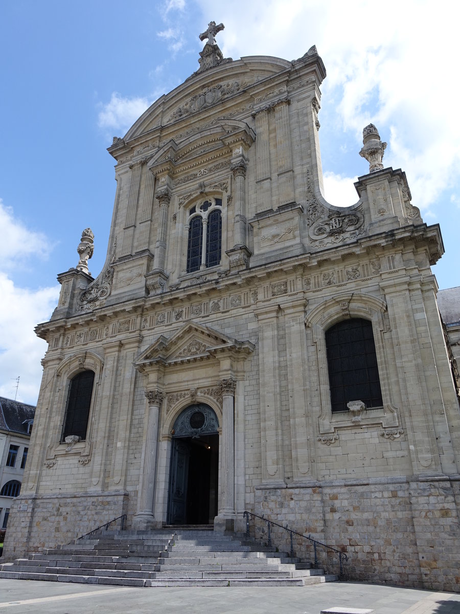 Cambrai, barocke Kathedrale Notre Dame de Grace, erbaut von 1695 bis 1703 (15.05.2016)