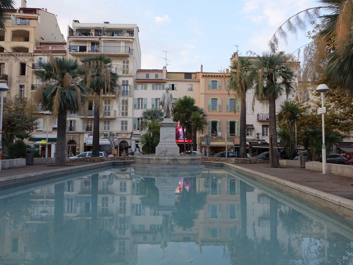 Cannes, Brunnen am Place Lord Brougham und der Promenade de la Pantiero (27.09.2017)
