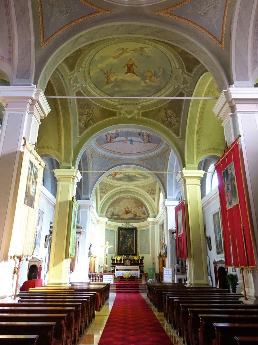 Capriana, Innenraum der Pfarrkirche San Bartholomeo, Fresken von Metodio Ottolini (16.09.2019)