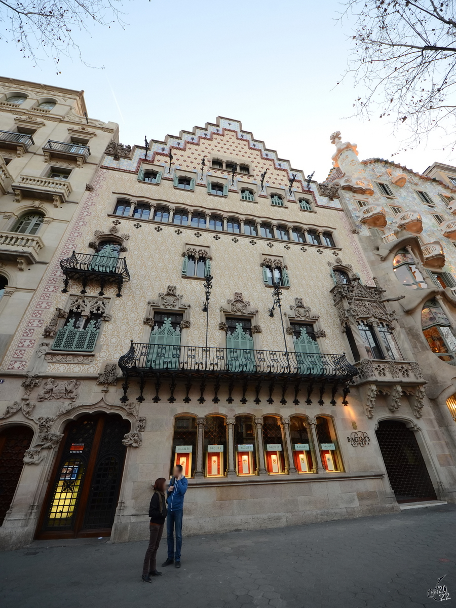 Casa Amatller wurde ursprnglich 1875 erbaut, dann zwischen 1898 und 1900 als Residenz fr den wohlhabenden Chocolatier und archologischen Enthusiasten Antoni Amatller umgestaltet und ist heute als kleines Museum. (Februar 2012)