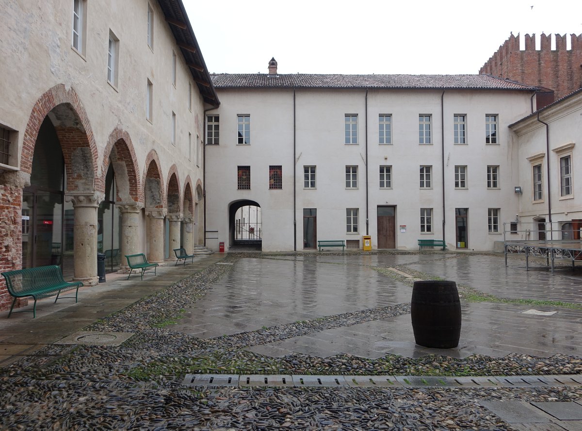 Casale Monferrato, Innenhof des Kastells an der Piazza Castello (06.10.2018)