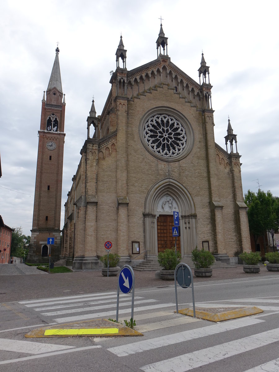 Casarsa della Delizia, Dom St. Giovanni, neo-gotischen Stil, erbaut bis 1904 (06.05.2017)