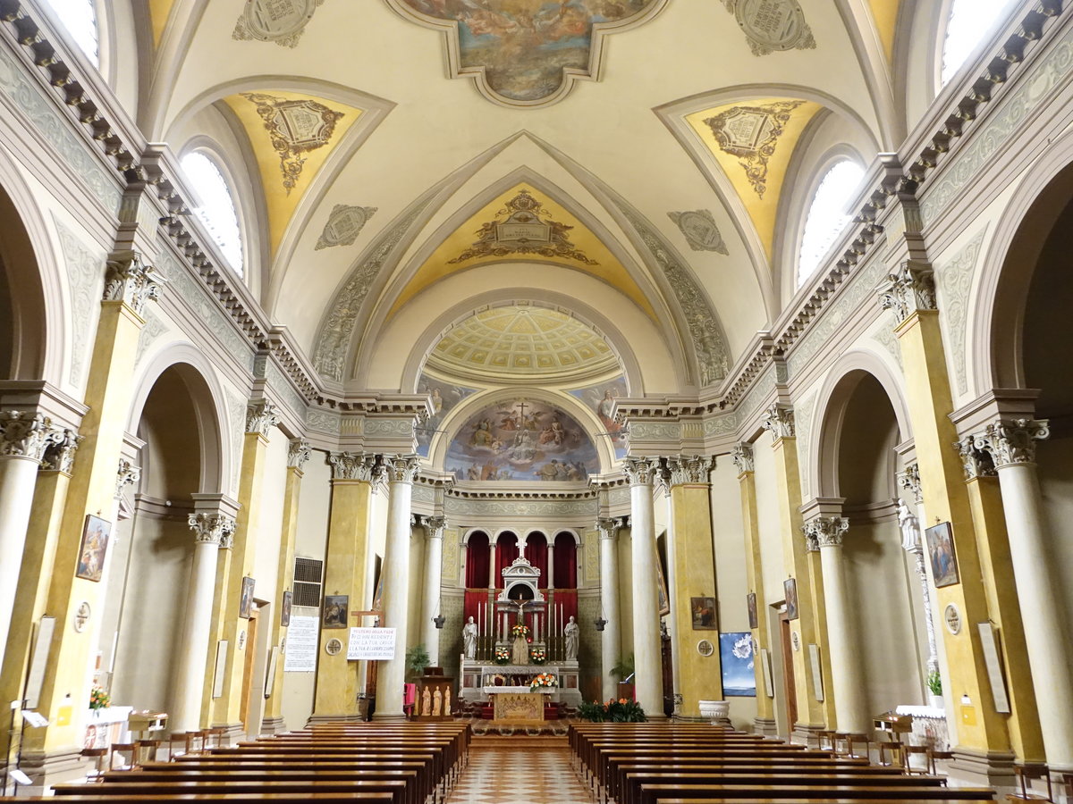 Casarsa della Delizia, neubarocker Innenraum der Kirche Santa Croce e Beata Vergine del Rosario (06.05.2017)