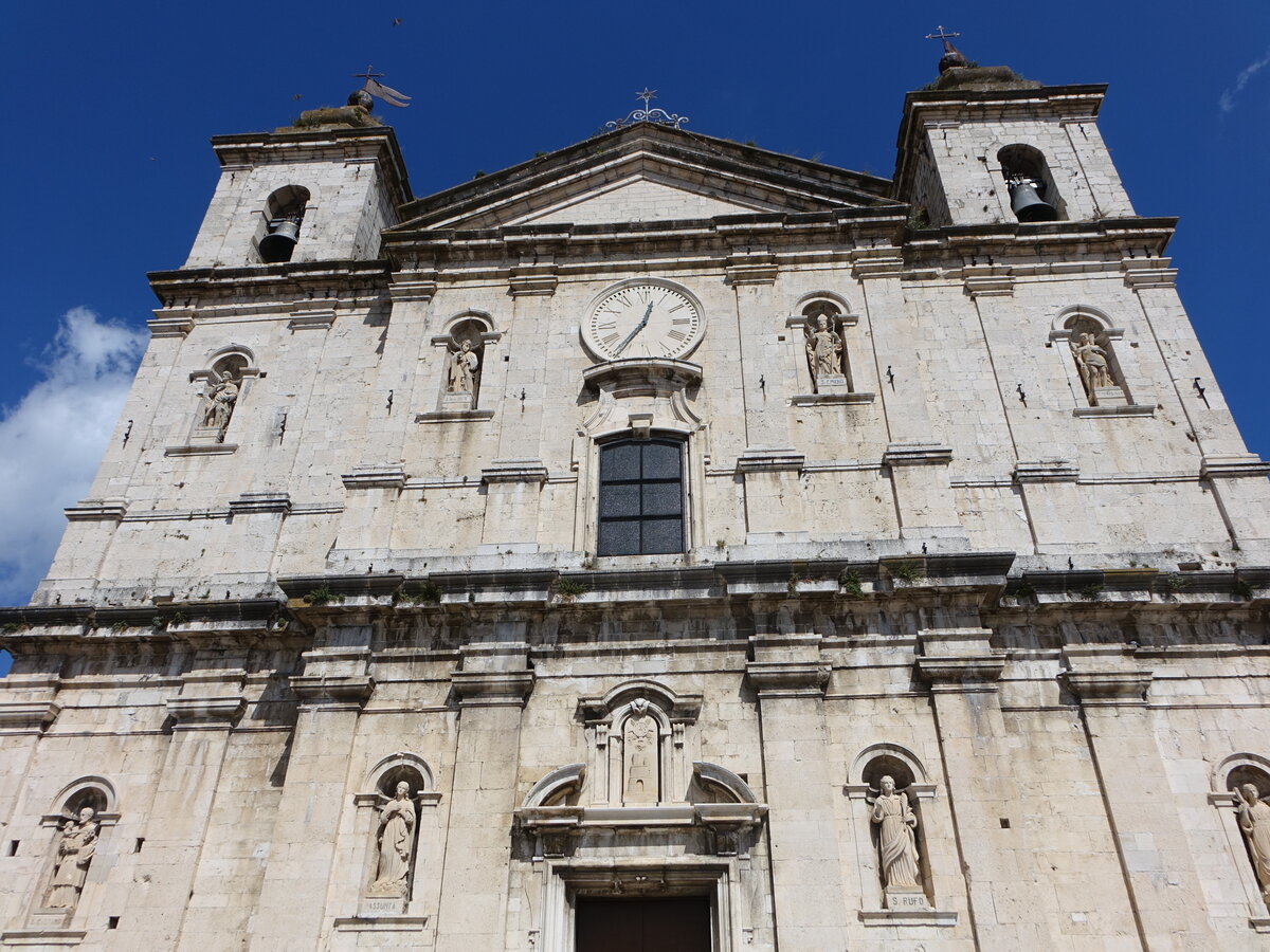 Castel di Sangro, Basilika St. Maria Assunta, erbaut von 1695 bis 1725 durch den Architekten Francesco Ferradini (17.09.2022)