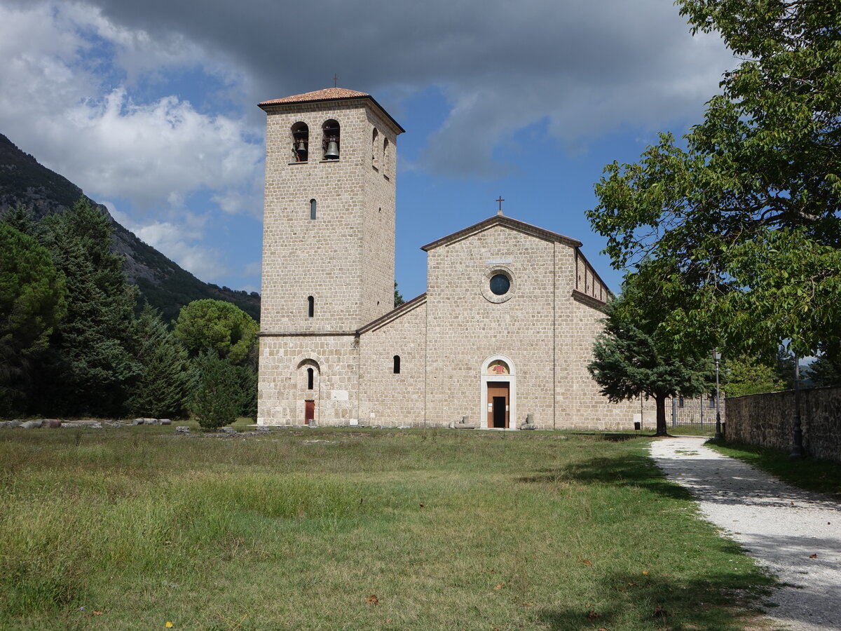 Castel San Vincenzo, Klosterkirche der Abbazia San Vincenzo al Volturno, erbaut im 12. Jahrhundert (17.09.2022)