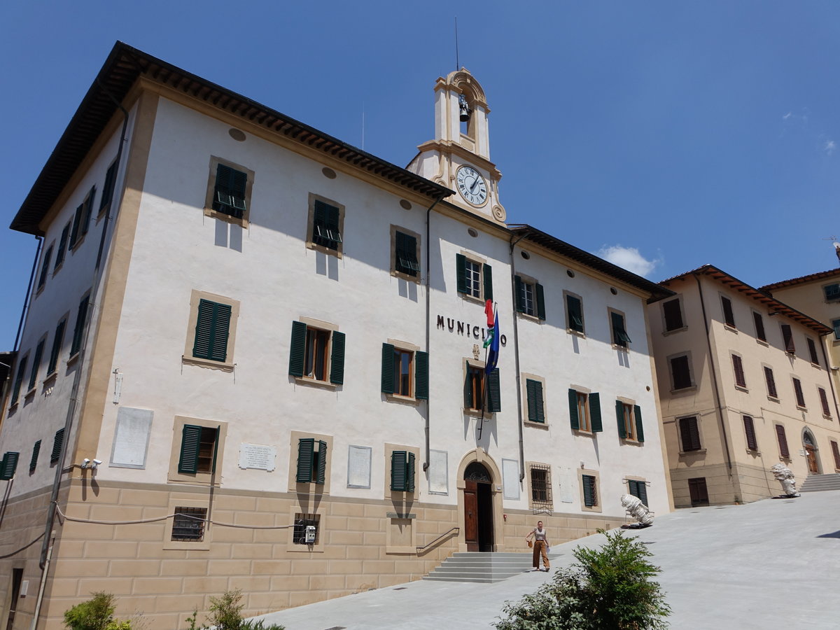 Castelfiorentino, Rathaus am Piazza del Popolo, erbaut 1890 (17.06.2019)