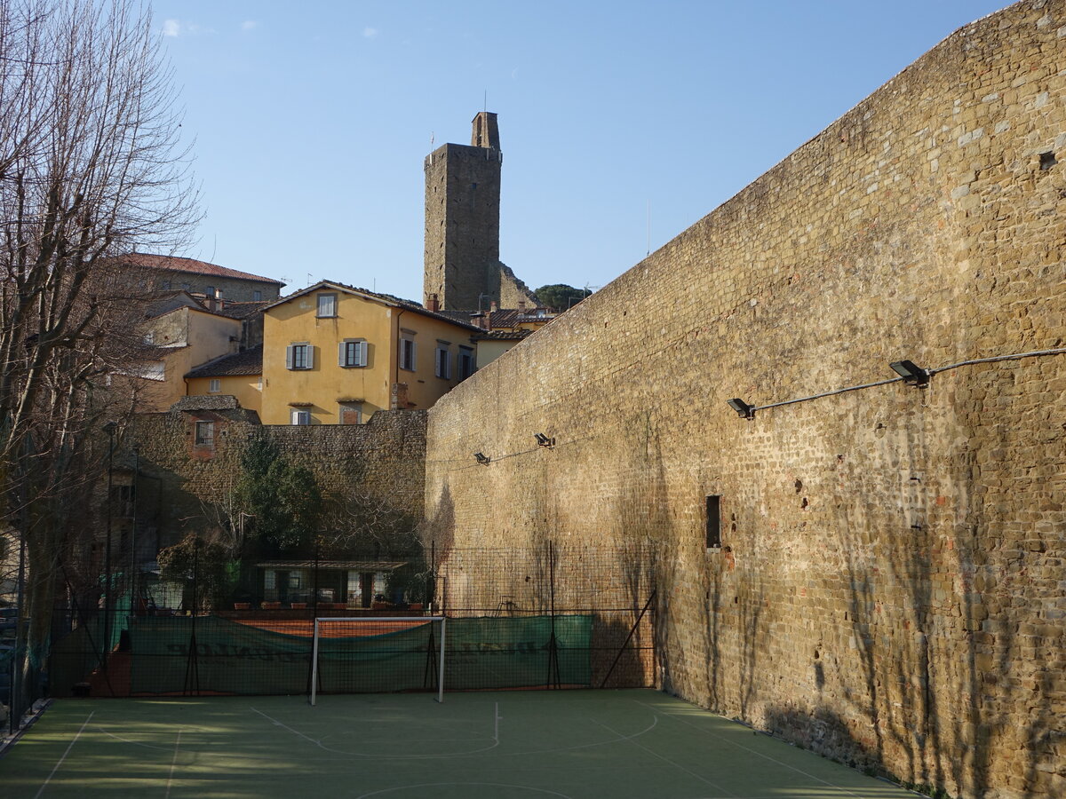 Castiglion Fiorentino, Torre del Cassero, Turm im Zentrum der Burg, errichtet im 14. Jahrhundert (26.03.2022)