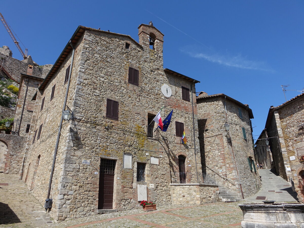 Castiglione d’Orcia, Rathaus an der Piazza Vecchieta (21.05.2022)