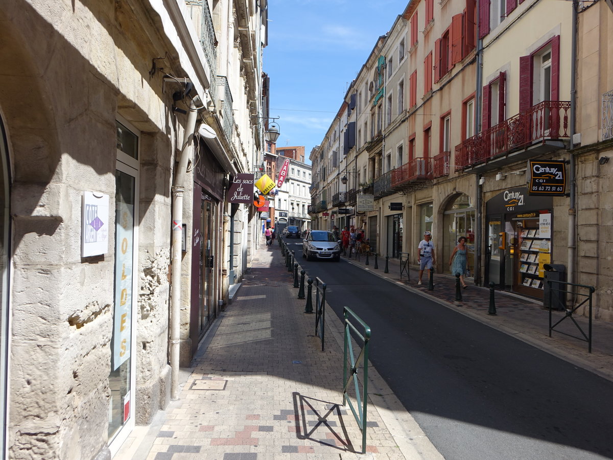 Castres, historische Huser in der Rue Villegoudou (30.07.2018)