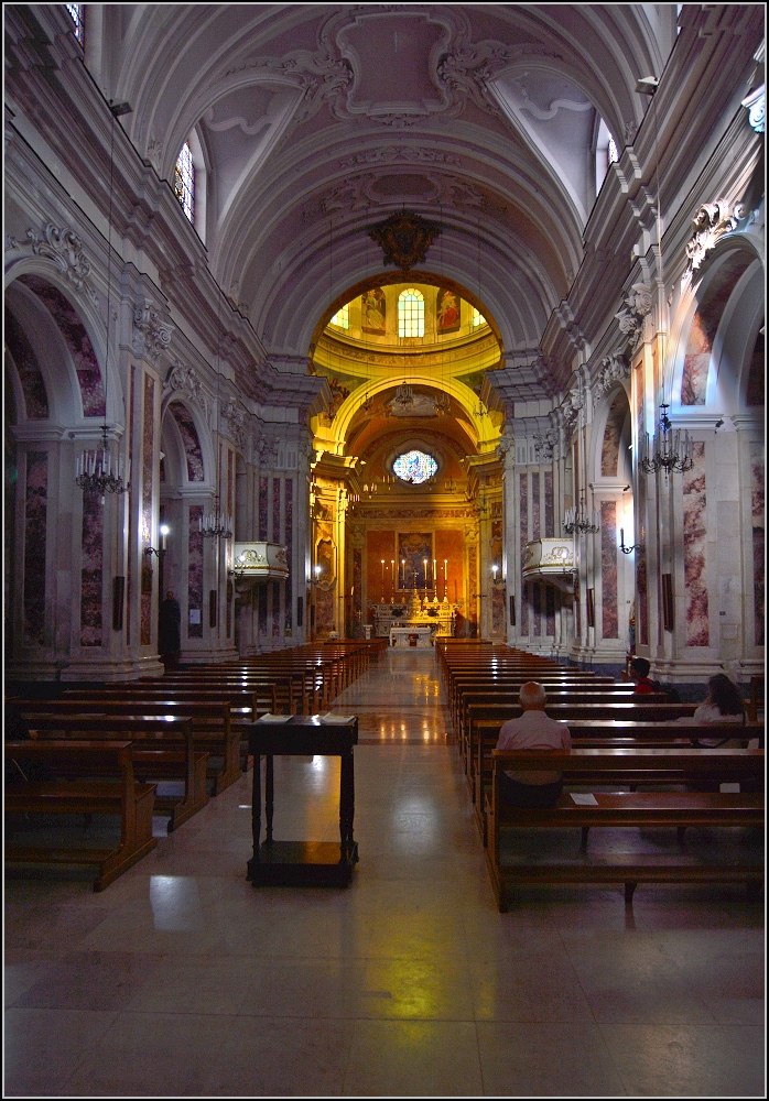 Catanzaro - Innenraum der Basilica dell'Immacolata. Sommer 2013.