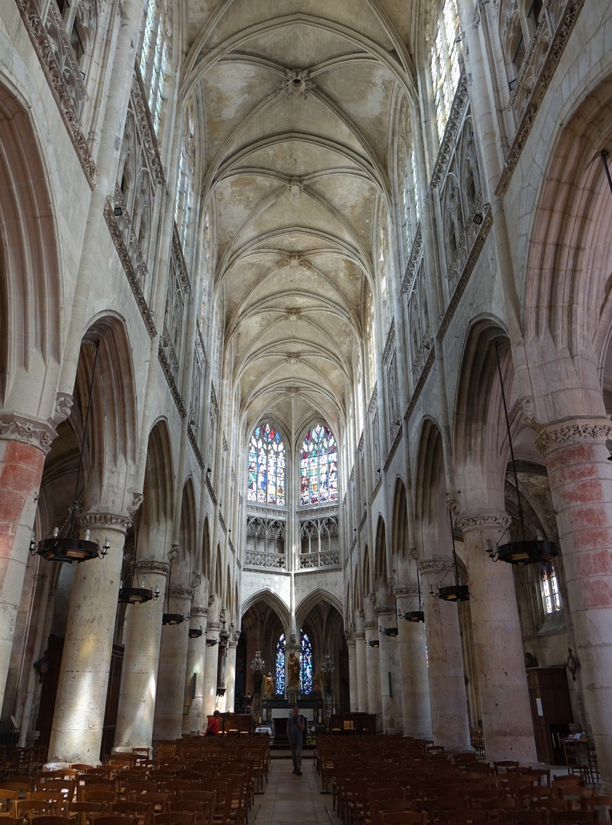 Caudebec-en-Caux, Mittelschiff der Kirche Notre Dame (14.07.2016)