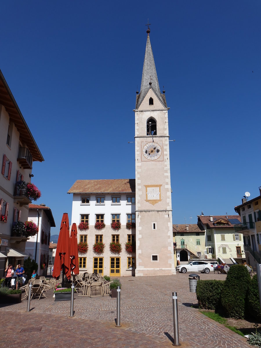 Cavareno, Kirchturm der ehem. Pfarrkirche St. Maria Maddalena (15.09.2019)