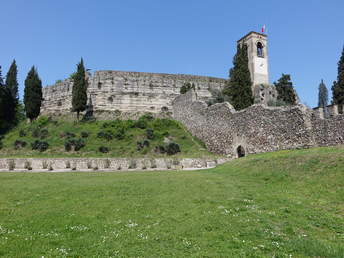 Cavriana, Castello Gonzaga, erbaut im 13. Jahrhundert (12.04.2024)