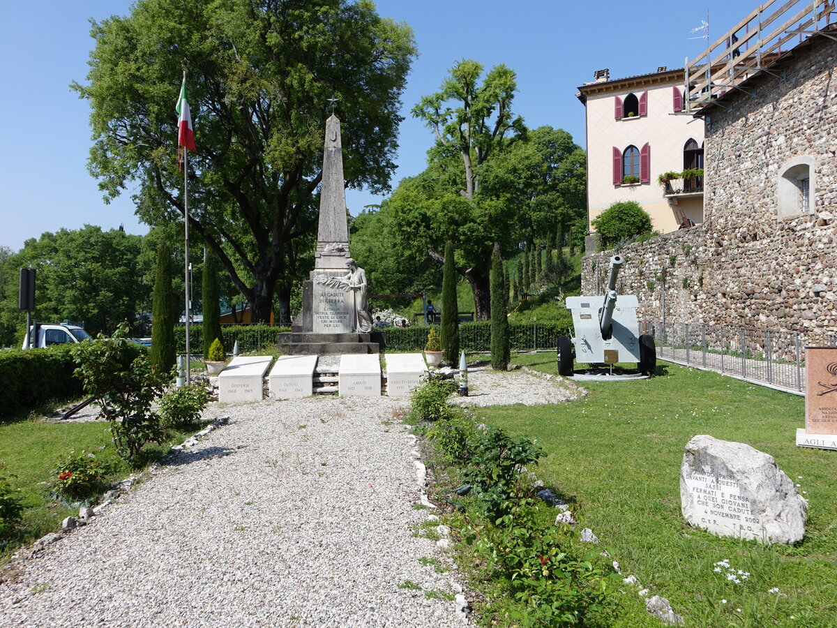 Cavriana, Denkmal an der Piazza G. Mattioli (12.04.2024)