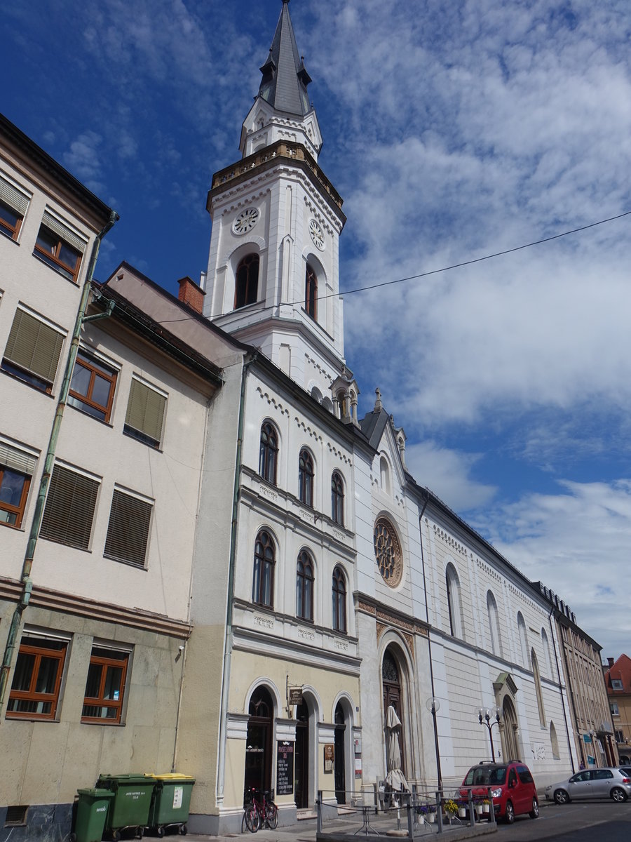 Celje, romanische Marienkirche, erbaut im 13. Jahrhundert, Kirche des ehem. Minoritenkloster (04.05.2017)