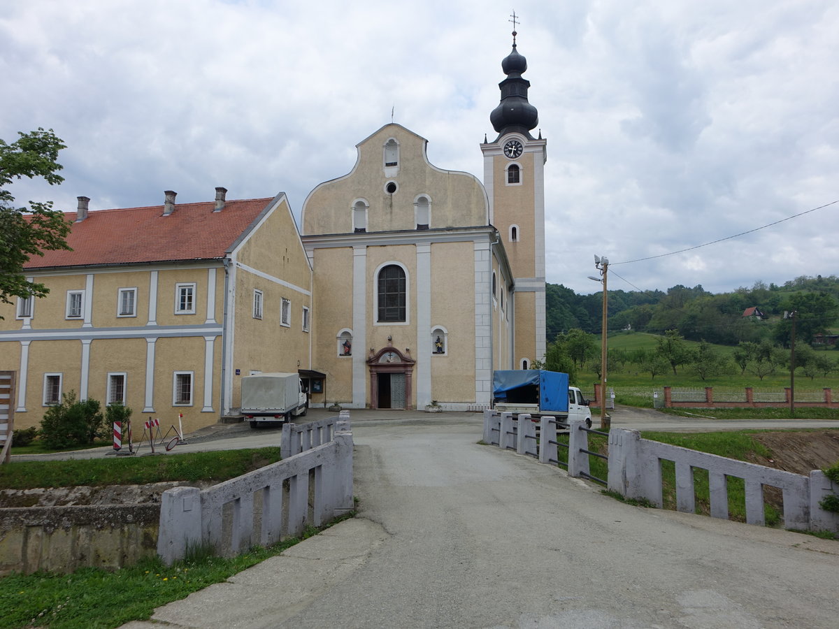 Cernik, Franziskanerkirche St. Petrus und Kloster, erbaut von 1728 bis 1750 (02.05.2017)