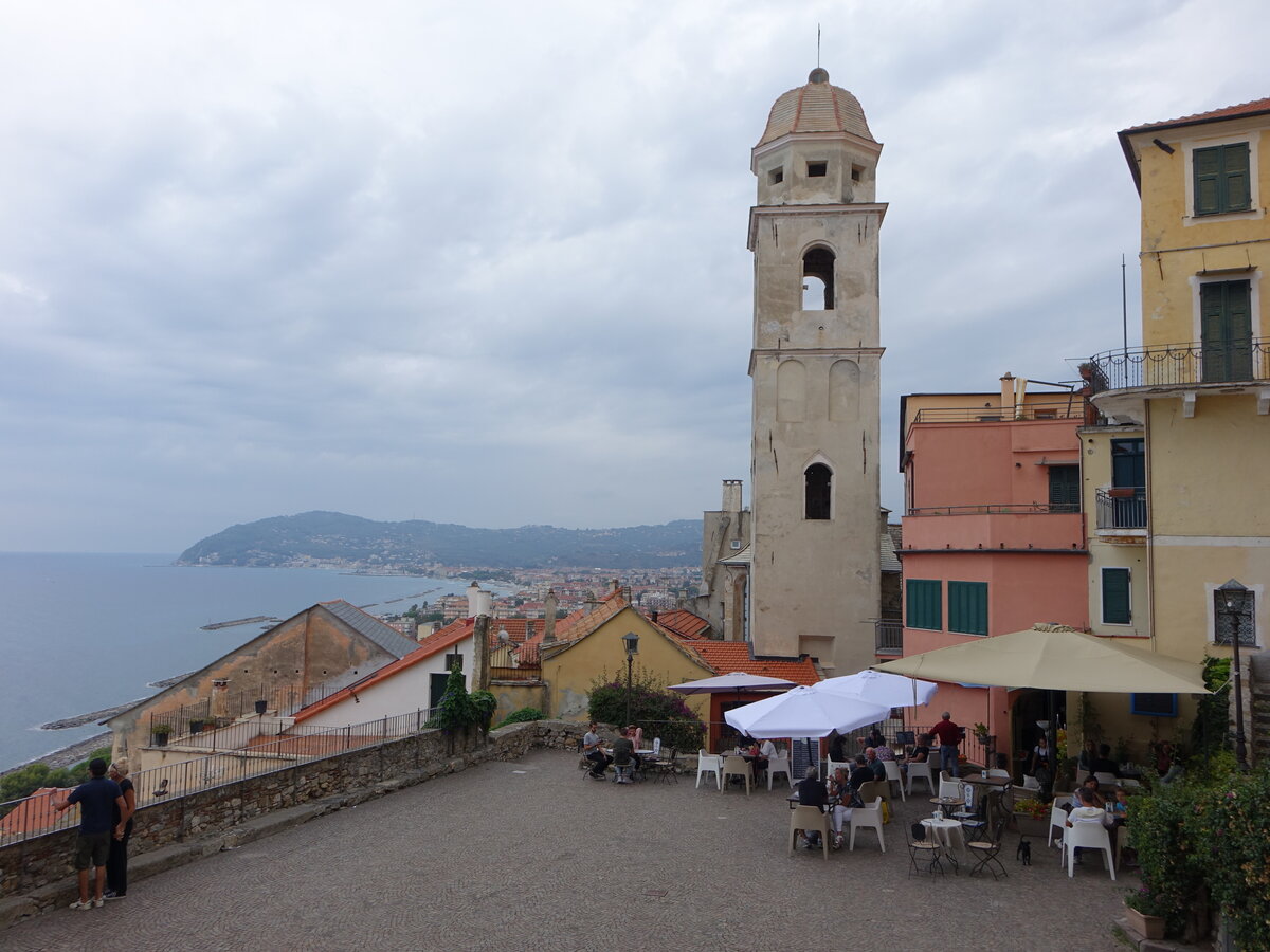 Cervo, Campanile der Pfarrkirche St. Giovanni Battista (03.10.2021)