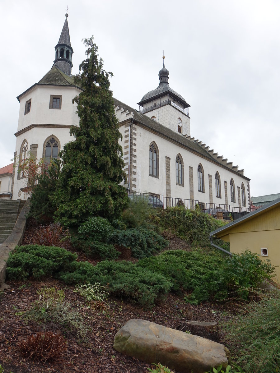 Ceska Kamenice / Bhmisch Kamnitz, Pfarrkirche St. Jakob, erbaut im 14. Jahrhundert (27.09.2019)