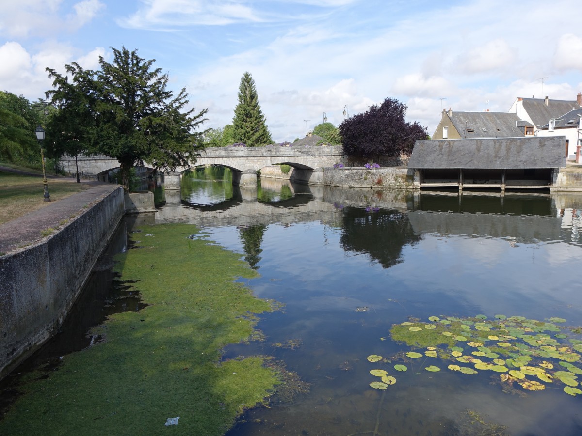 Chteaudun, Alte Loire Brcke (18.07.2015)