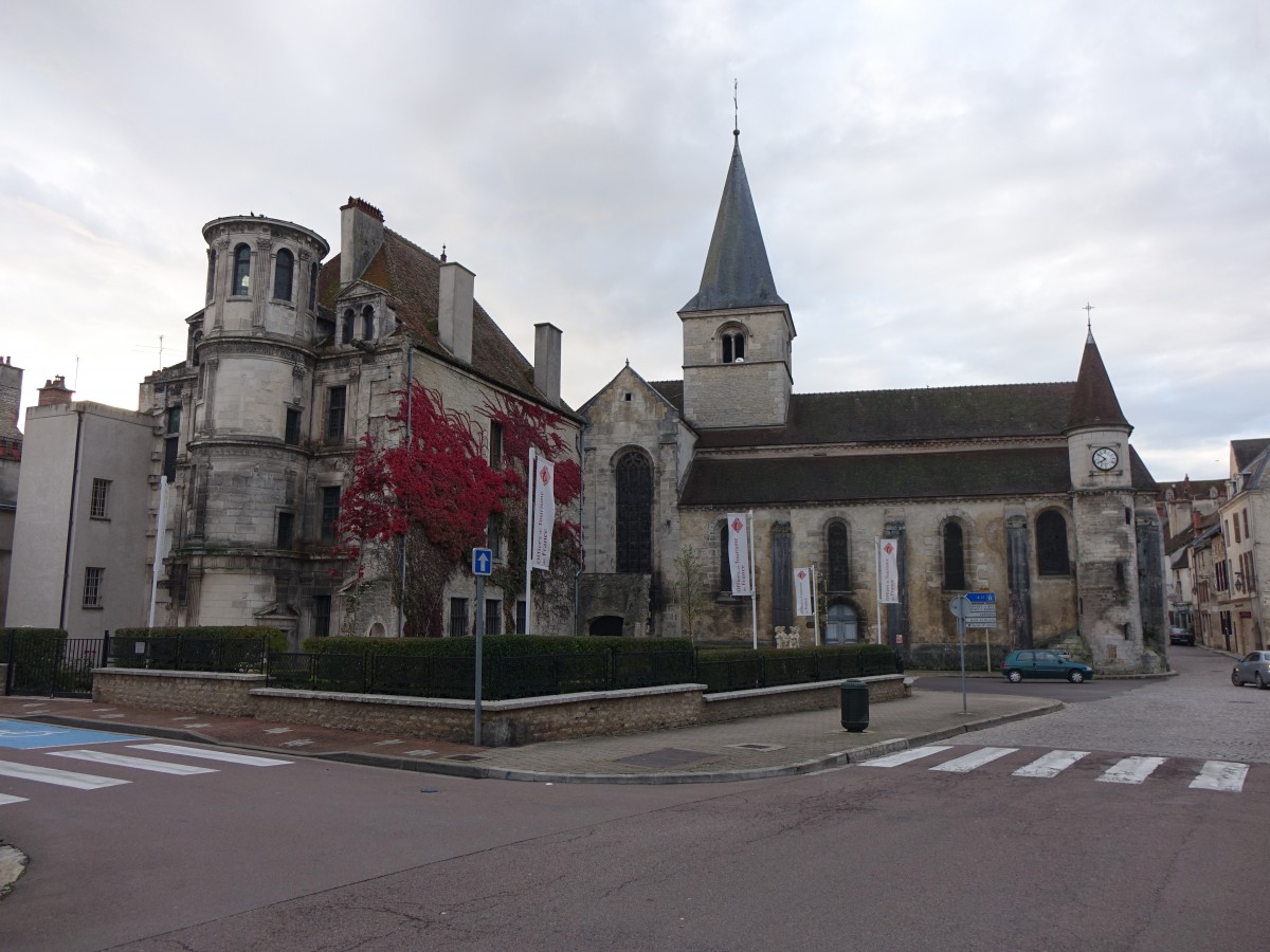 Chtillon-sur-Seine, Saint Nicolas Kirche, erbaut im 12. Jahrhundert (27.10.2015)