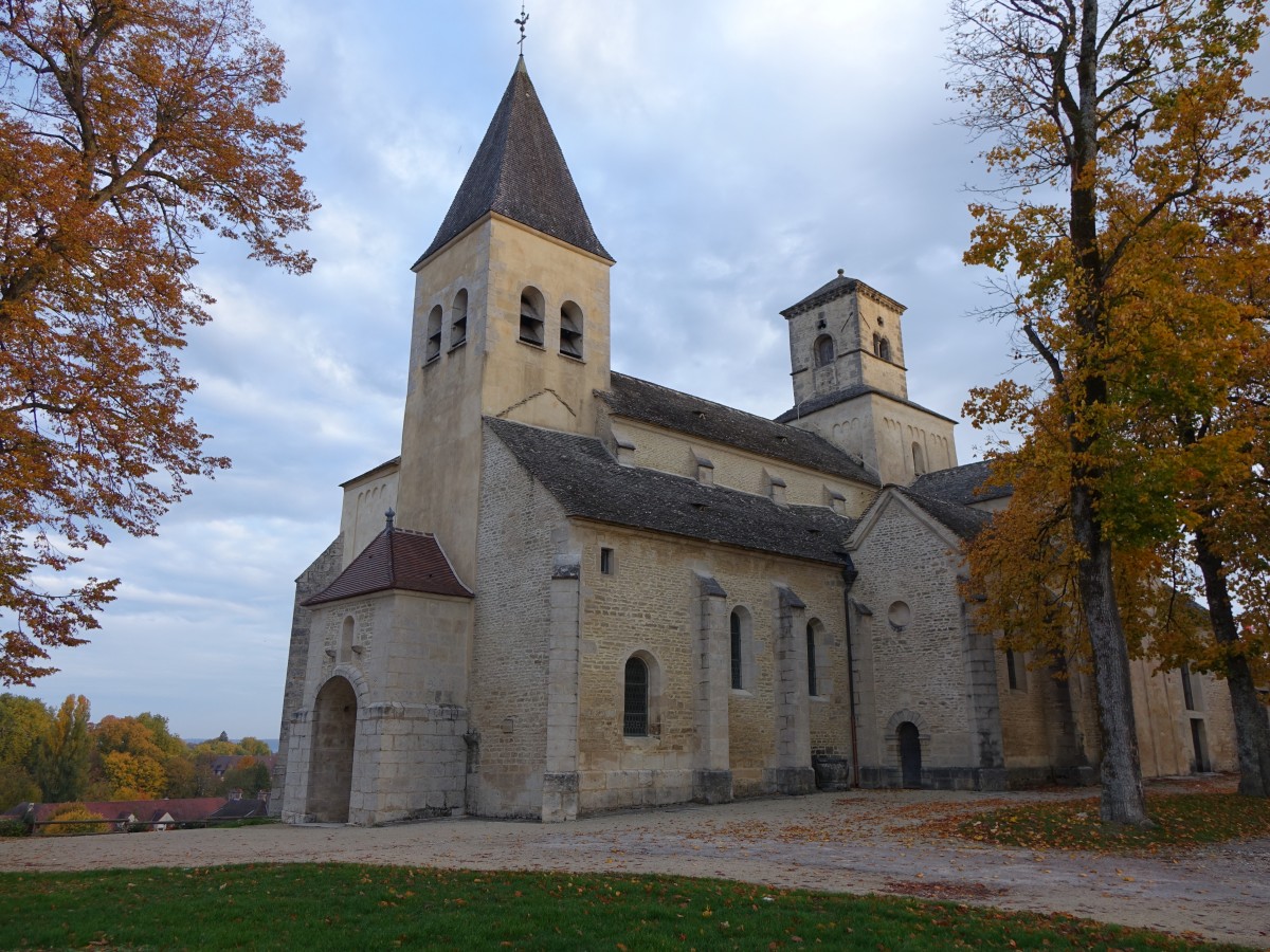 Chtillon-sur-Seine, Saint-Vorles Kirche, erbaut im 11. Jahrhundert (27.10.2015)