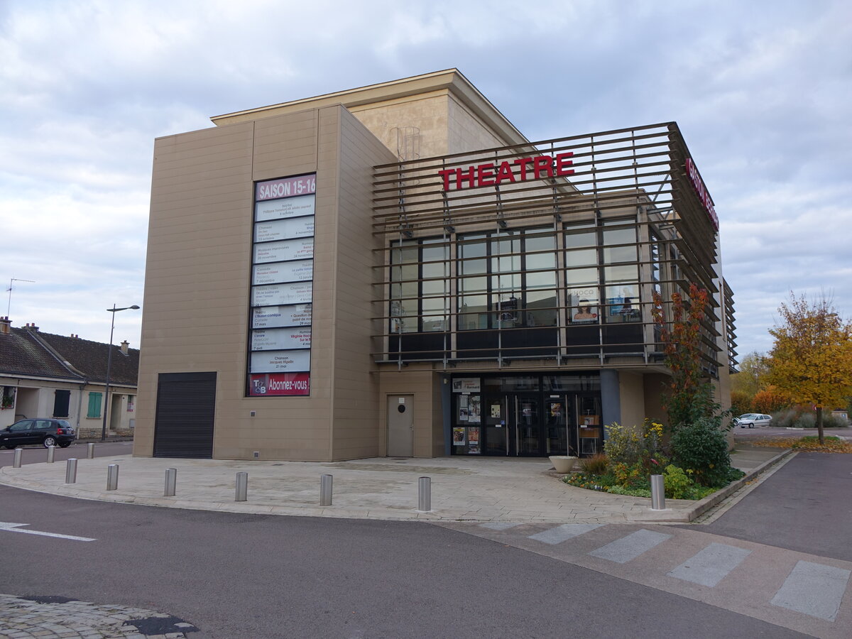 Chtillon-sur-Seine, Theater am Place du 8. Mai 1945 (27.10.2015)