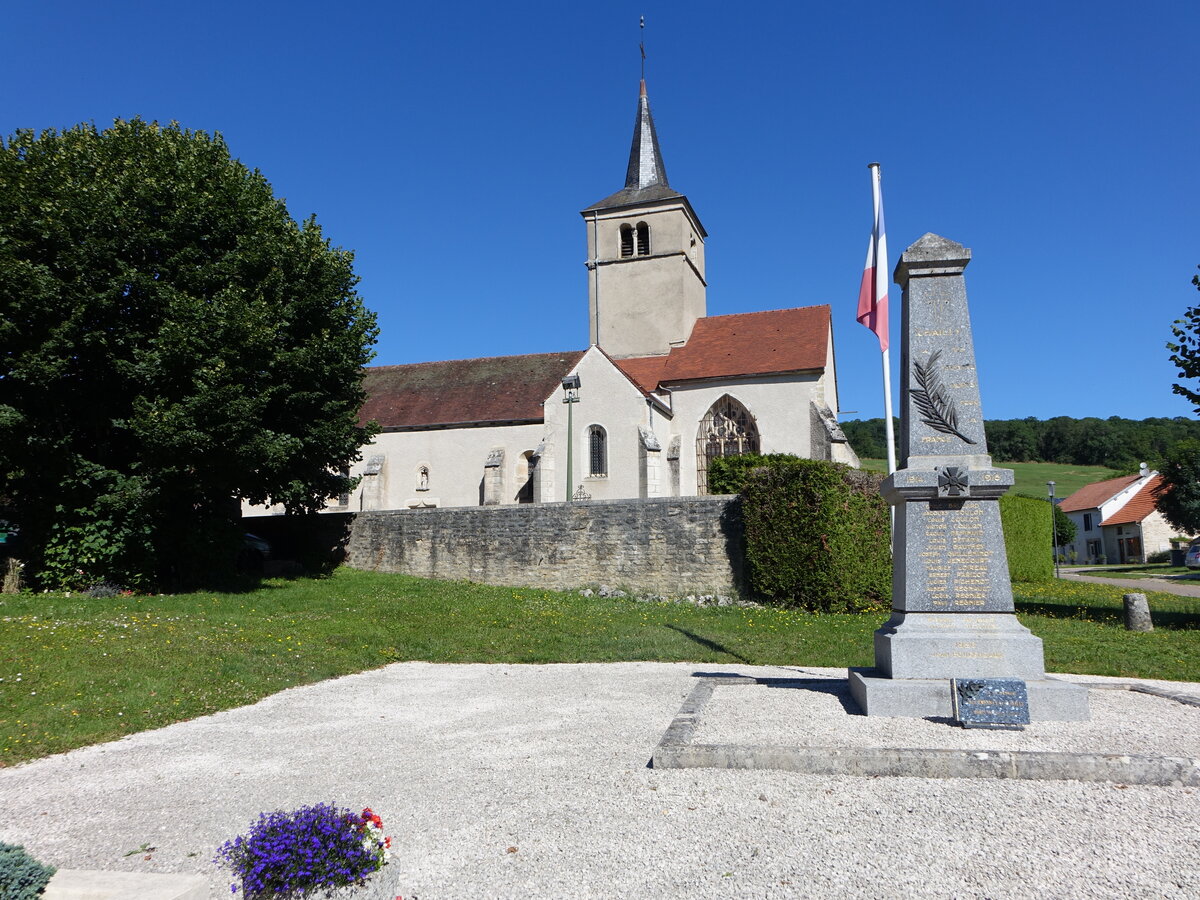 Chailly-sur-Armancon, Kriegerdenkmal und St. Ursin Kirche (02.07.2022)