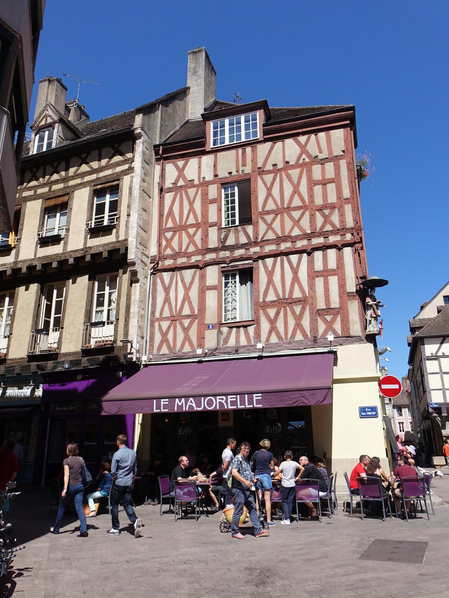 Chalon-sur-Saone, Fachwerkhaus am Place Saint-Vincent (16.07.2017)