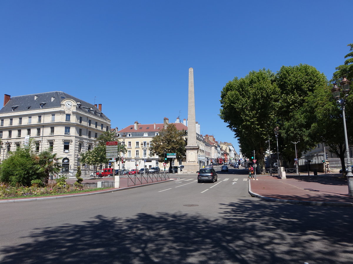 Chalon-sur-Saone, Obelisk am Place General de Gaulle (16.07.2017)