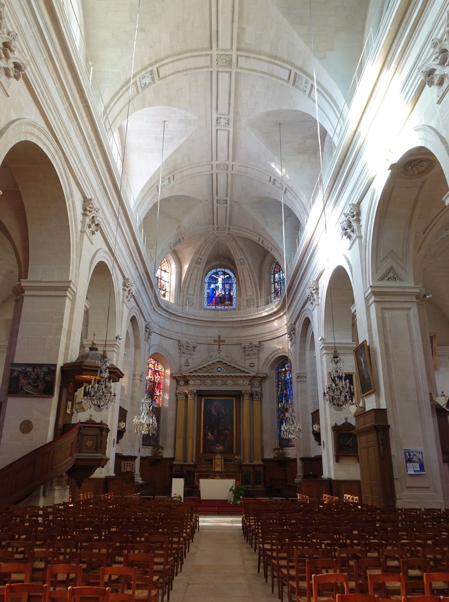 Chantilly, Mittelschiff der Notre-Dame Kirche (17.07.2016)