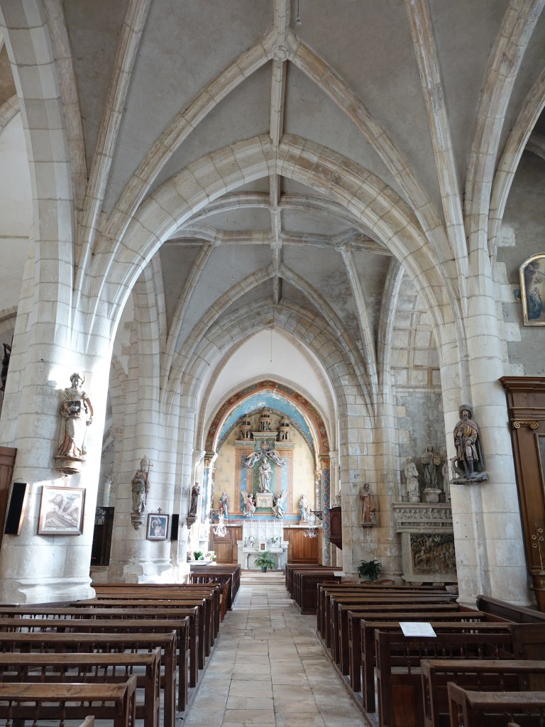 Chaource, Mittelschiff der St. Jean Kirche (27.10.2015)
