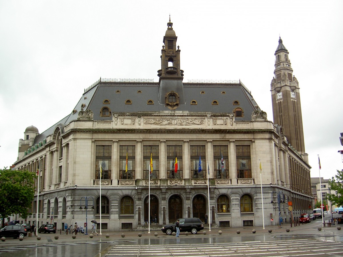 Charleroi, Rathaus und Belfried am Place Charles II, erbaut 1936,Architekt Joseph Andre (28.06.2014)