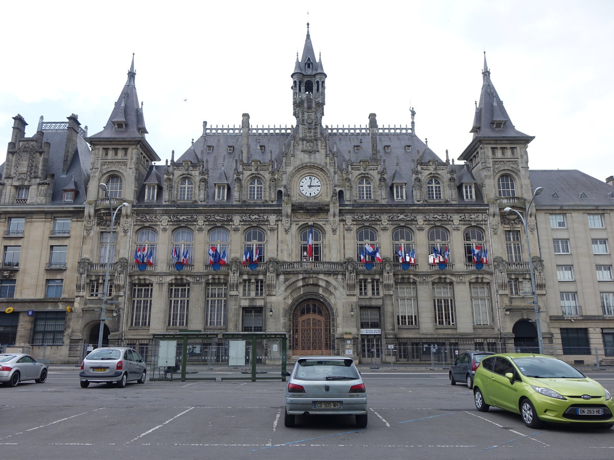 Charleville-Mézières, Rathaus am Place du Hotel de Ville (16.05.2016)