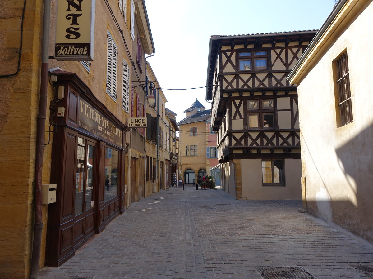 Charlieu, Huser in der Rue de Eglise (22.09.2016)