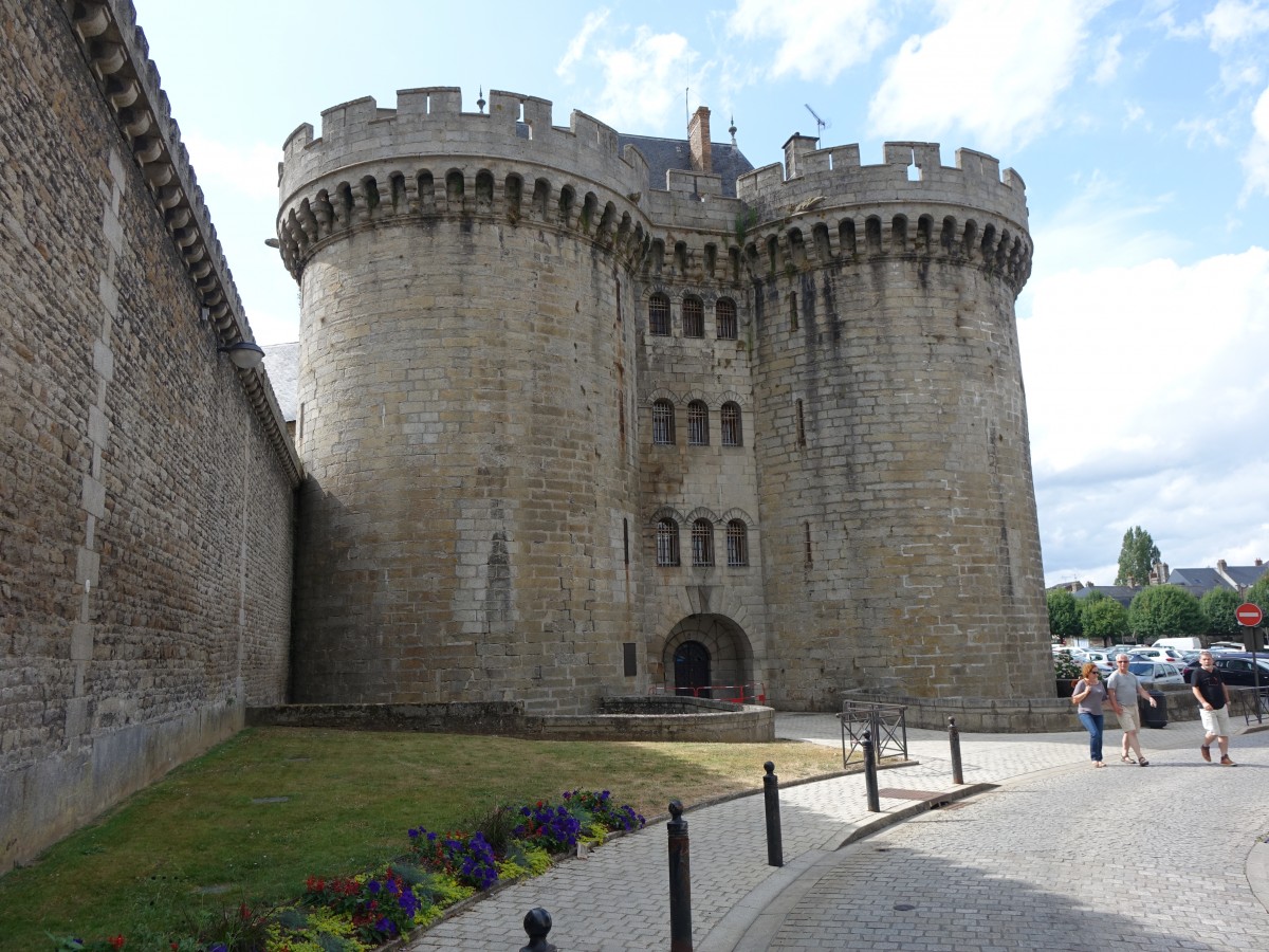 Chateau von Alencon, erbaut von 1385 bis 1415 (17.07.2015)