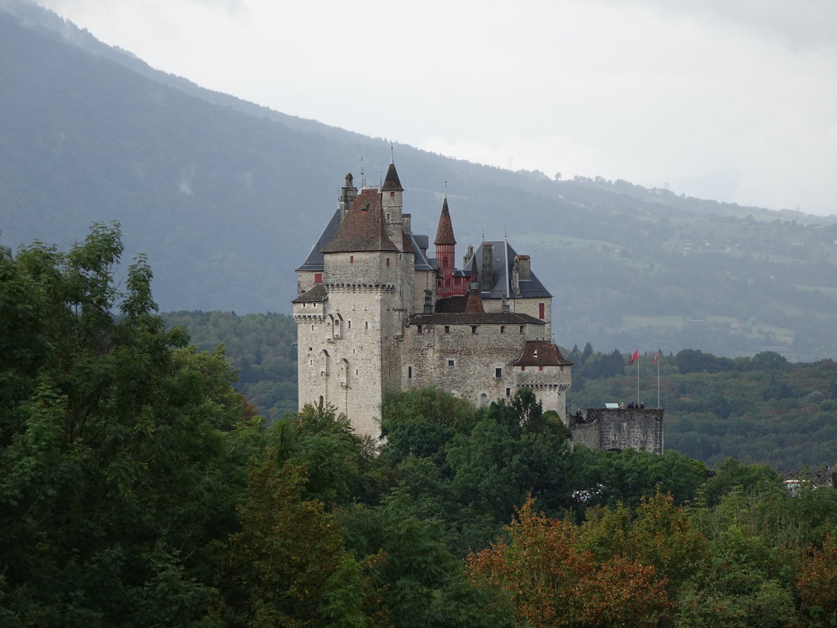 Chateau Menthon-Saint Bernard, erbaut im 13. und 15. Jahrhundert (17.09.2016)