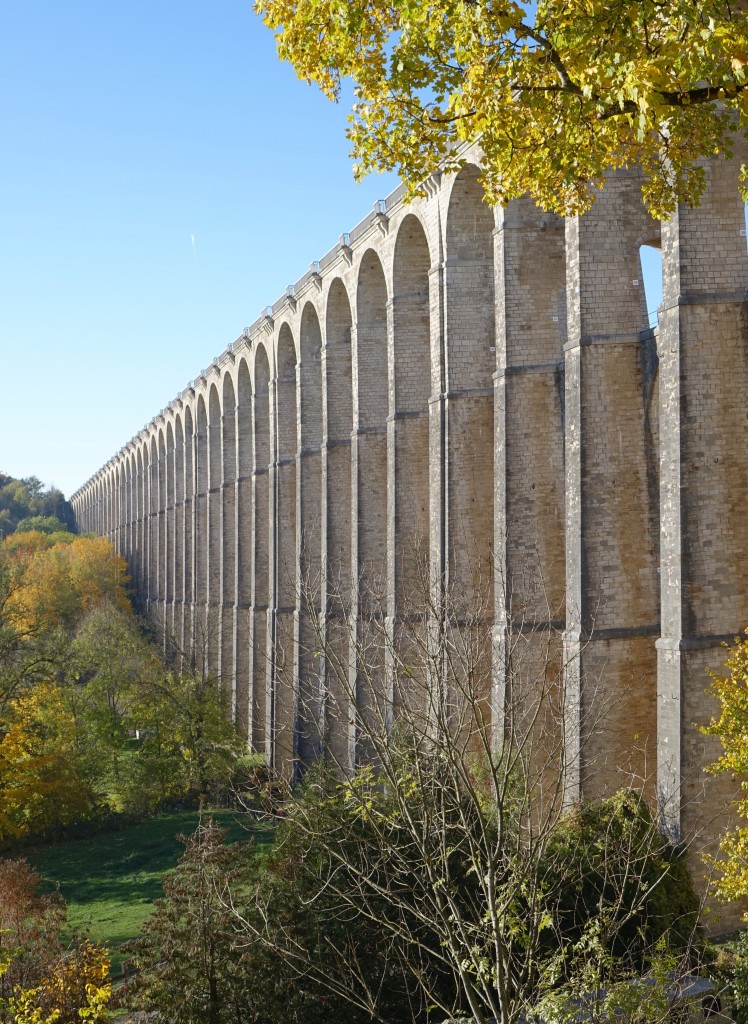 Chaumont, Eisenbahnviadukt, erbaut 1857 (26.10.2015)