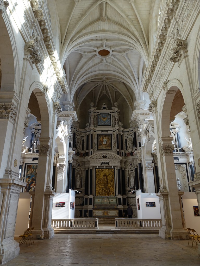 Chaumont, Hochaltar in der Jesuitenkapelle, erbaut im 18. Jahrhundert (26.10.2015)
