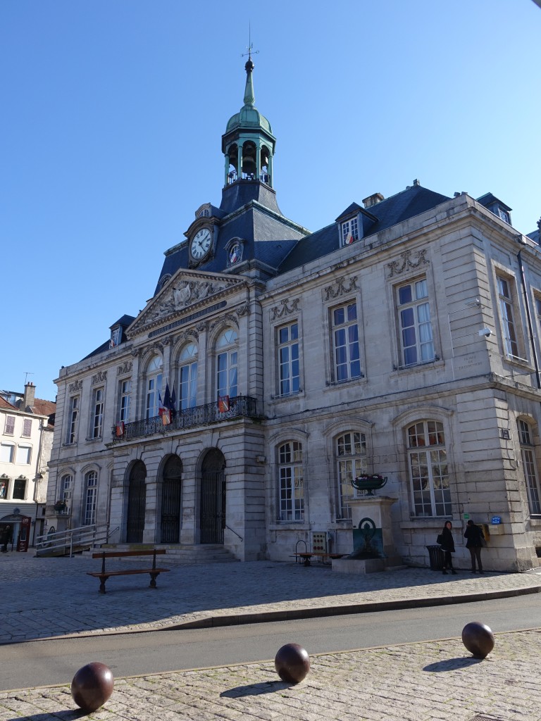 Chaumont, Rathaus am Place de la Concorde (26.10.2015)
