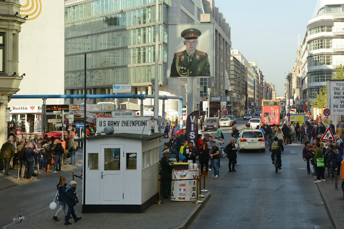 Chechpoint Charly in Berlin-Mitte. (Oktober 2013)