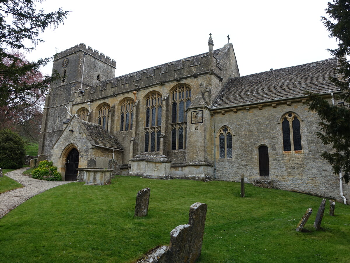 Chedworth, Pfarrkirche St. Andrew, erbaut im 12. Jahrhundert, nrdliches Seitenschiff erbaut 1883 (26.04.2025)