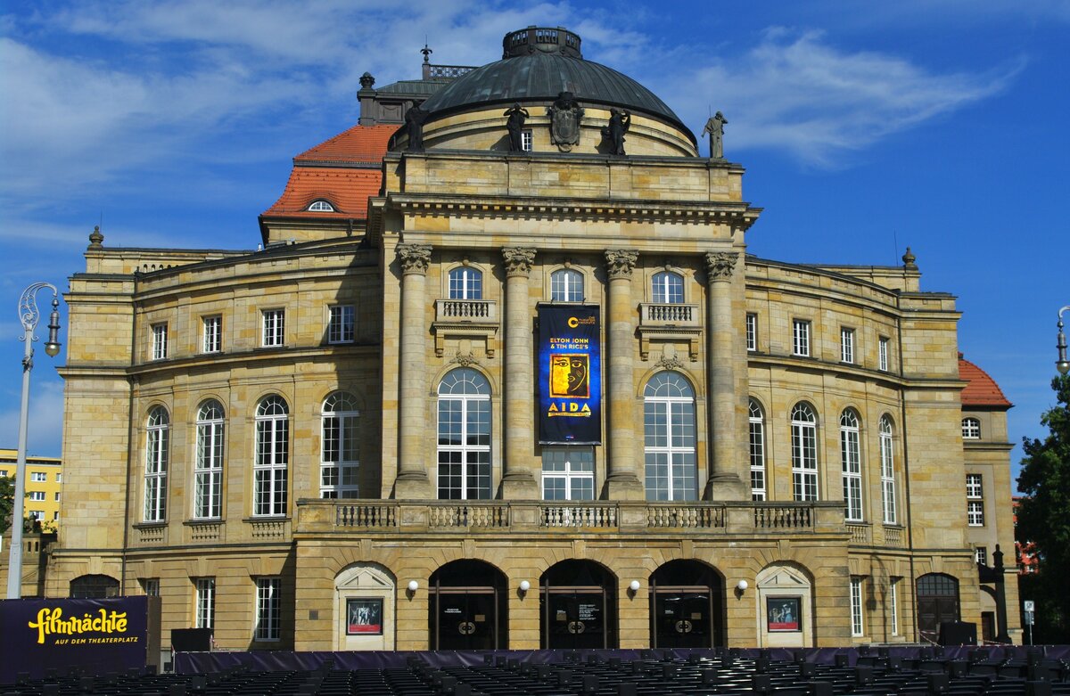 Chemnitz, Opernhaus am Theaterplatz, erbaut von 1906 bis 1909 durch Richard Mbius (19.07.2011)