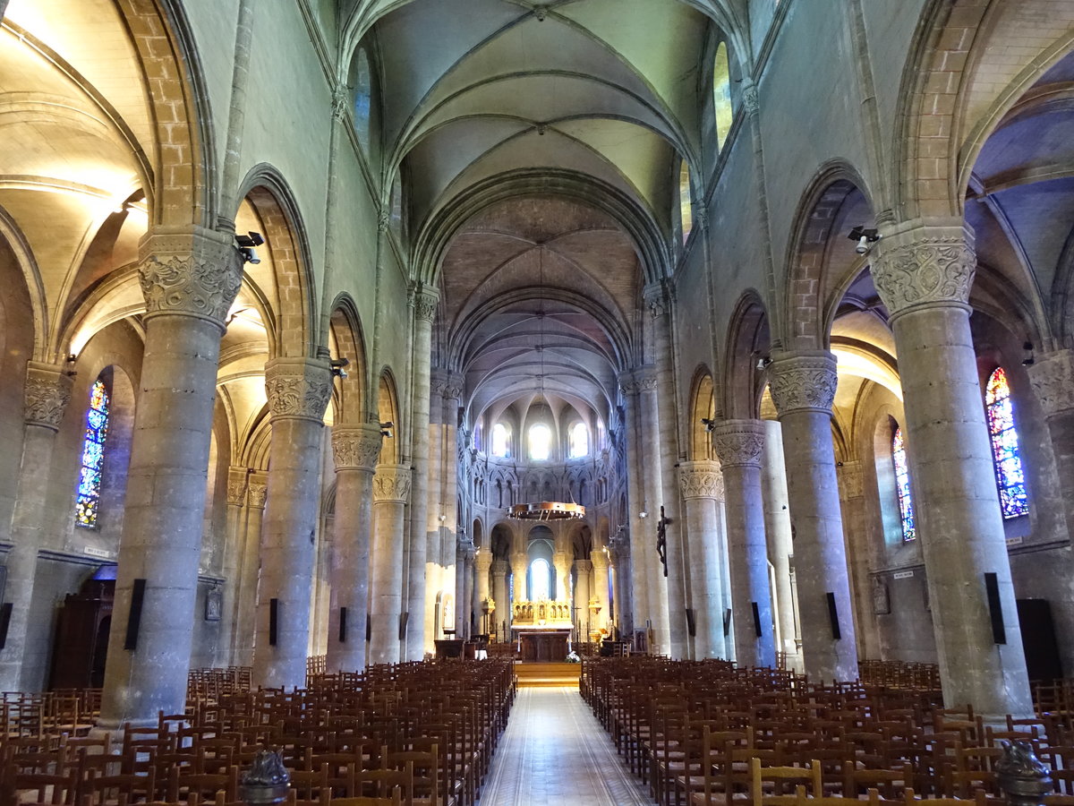 Cherbourg, Mittelschiff der Notre-Dame Kirche (13.07.2016)