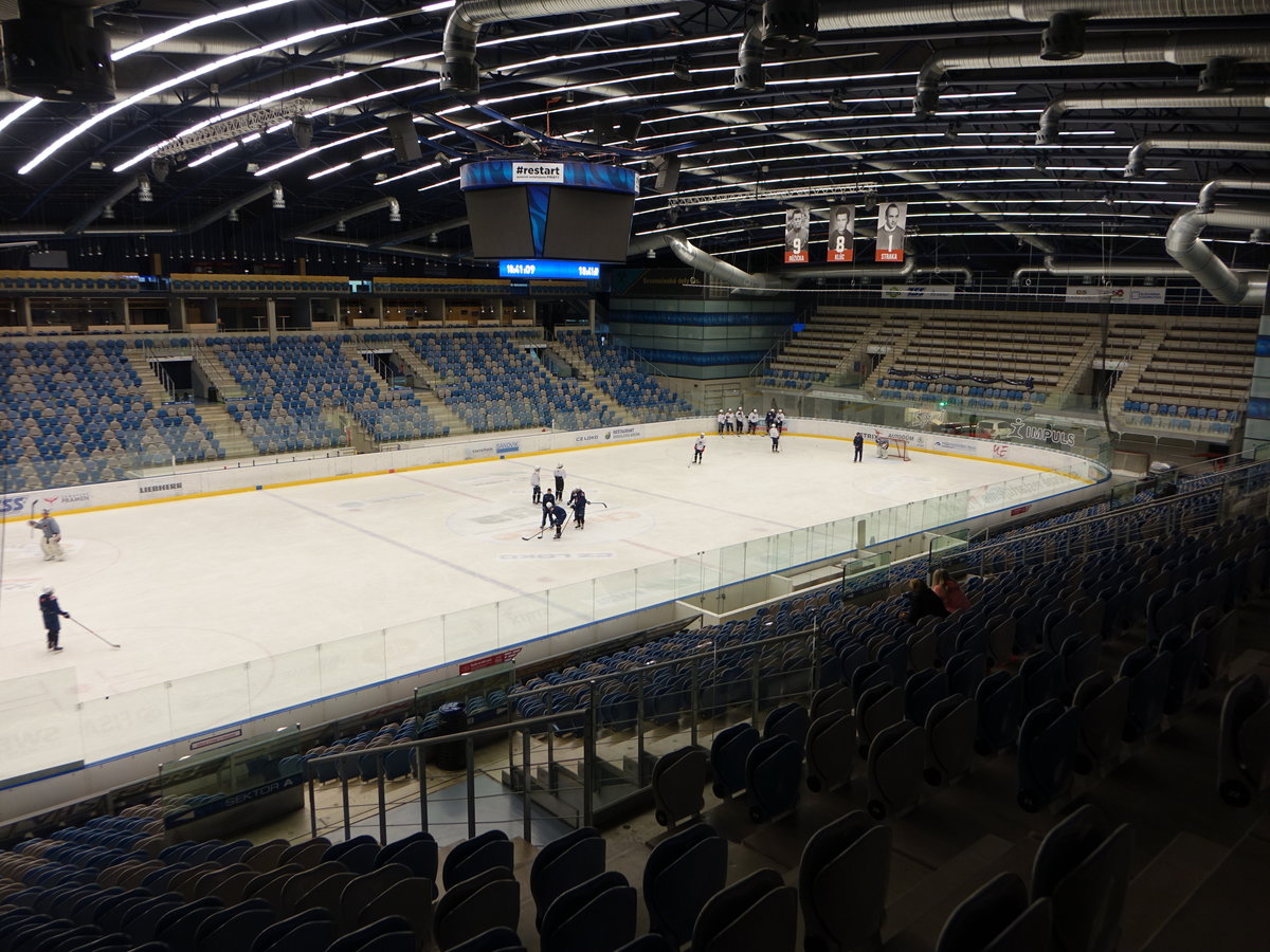 Chomutov, Innenraum der Rocknet Arena, 5250 Zuschauerpltze (26.09.2019)