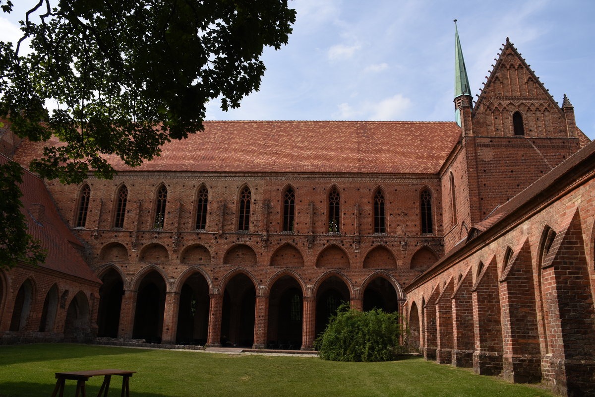 CHORIN (Landkreis Barnim), 20.06.2019, Kloster Chorin, eine ehemalige gotische Zisterzienserabtei; Blick auf das Hauptschiff der Kirche